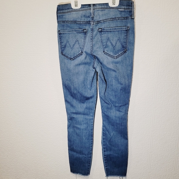 MOTHER The Vamp Fray Ankle Jeans In Crack The Whip Wash - Picture 8 of 10